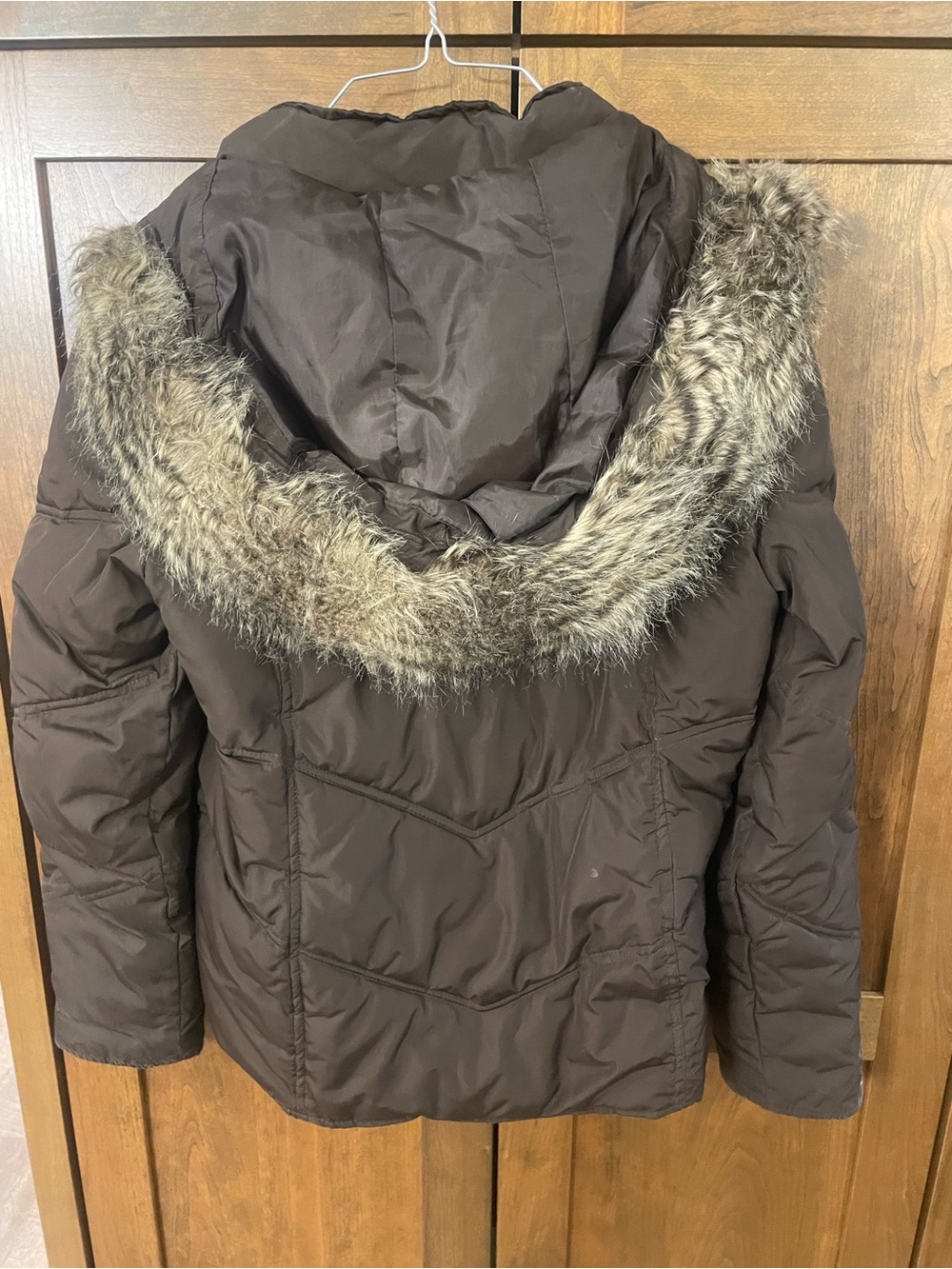 GAP Women’s Chocolate Brown Puffer Jacket with Faux Fur Trim Hood